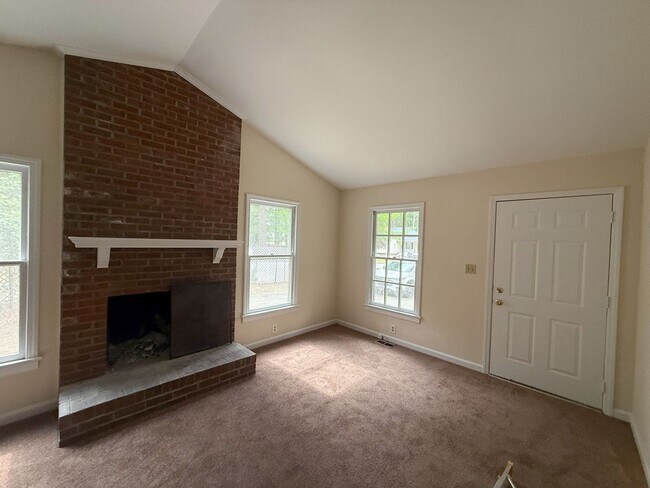 Building Photo - 2608 Byerly Dr N