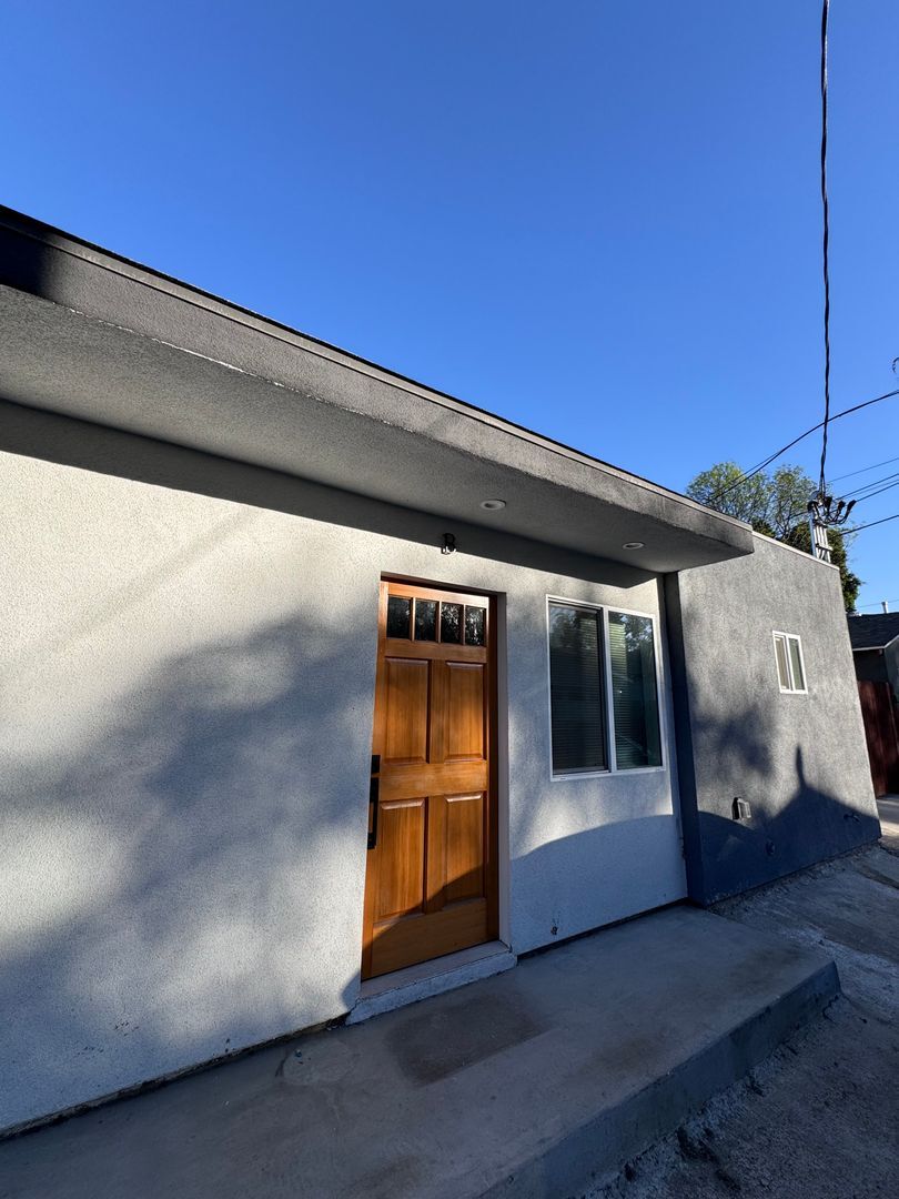 Building Photo - 817 Magnolia Ave