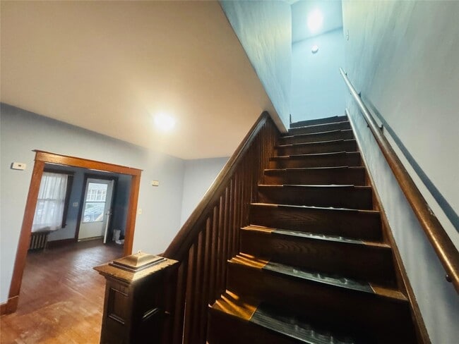 Building Photo - 20 Elm St