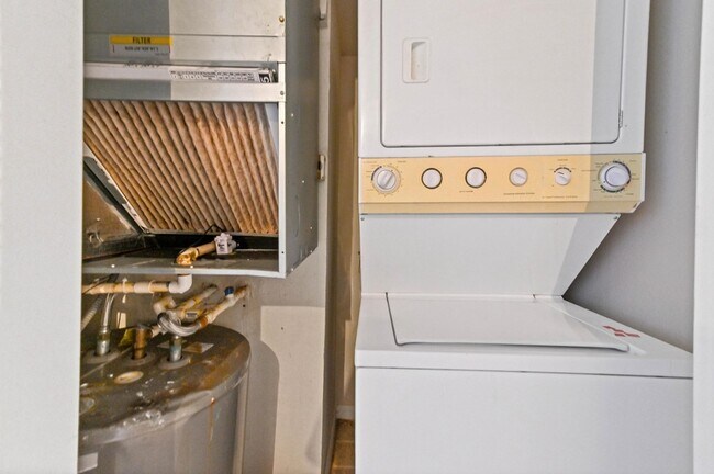 Building Photo - 4791 Via Palm Lakes Via