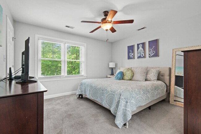 Building Photo - 2803 Sterling Park Dr