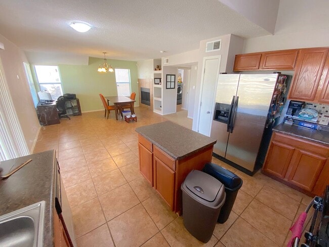 Building Photo - Northeast/Sandstone Ranch El Paso 3 Bed Re...