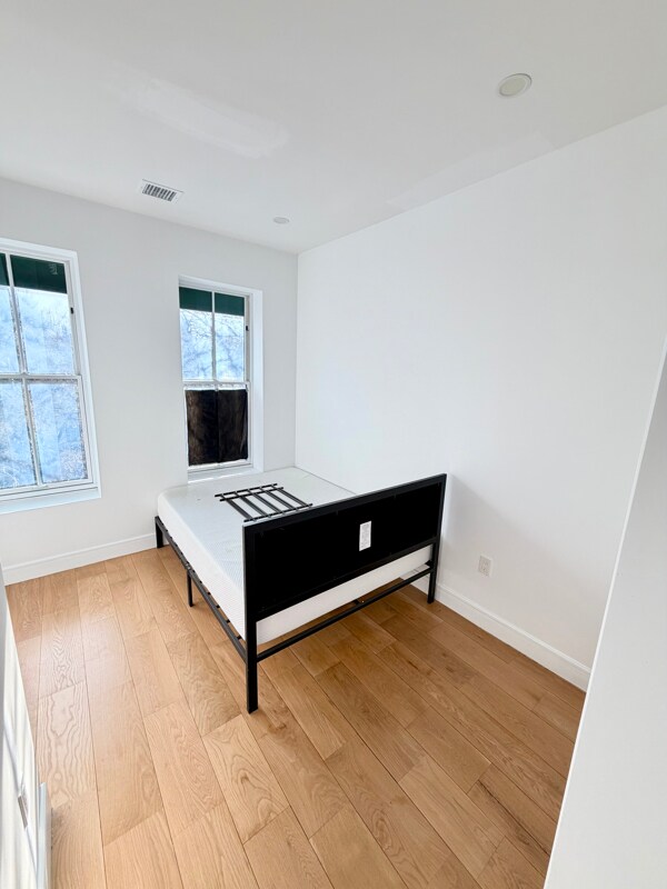 Building Photo - 59 Arlington Ave