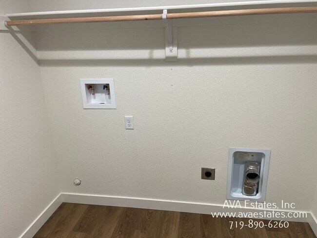 Building Photo - 970 S Coral Pl