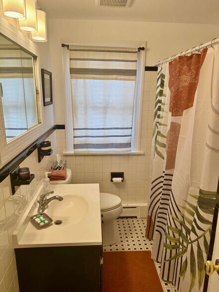 Upstairs hall bath - 2308 Buckingham Ave