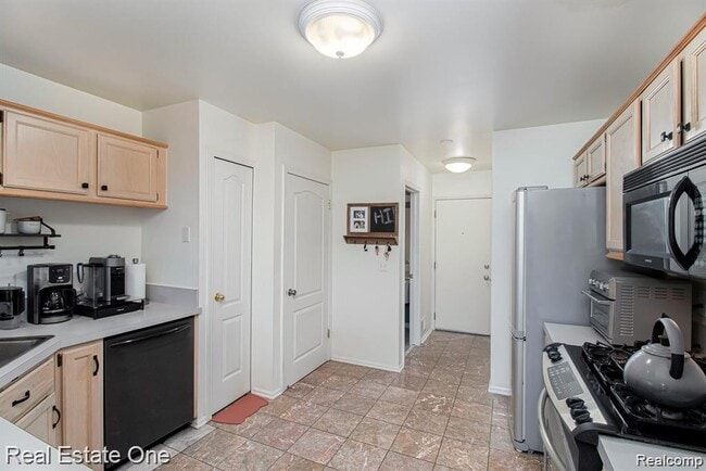 Building Photo - 1137 Fairways Blvd