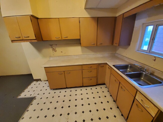 Building Photo - COMING SOON! This is a Lease-to-Own – Not ...