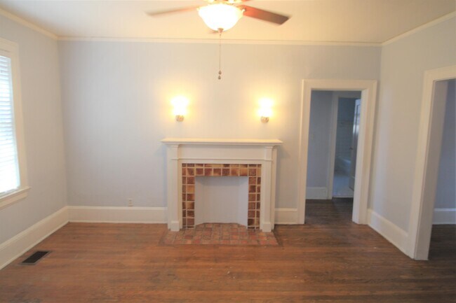 Building Photo - 1025 Goodwin St