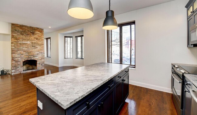 Building Photo - 65 S 5th St