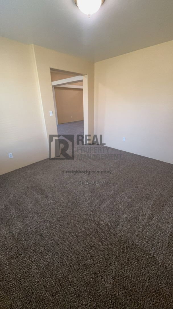 Building Photo - 9913 Pavilion Dr