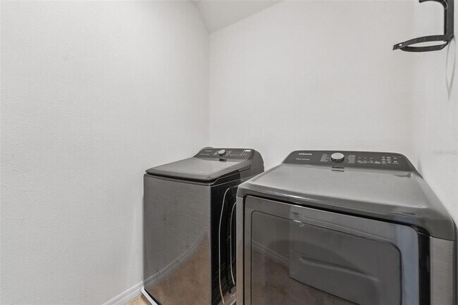 Building Photo - 1422 Fox Squirrel Dr