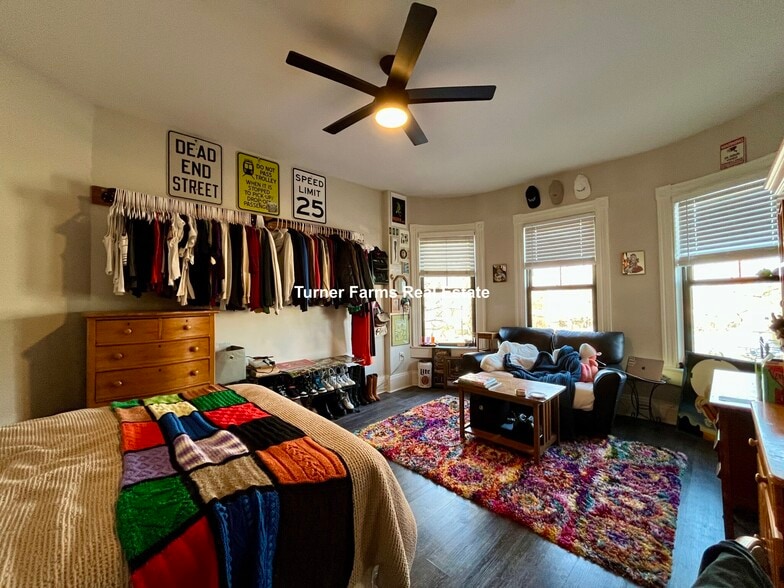 Building Photo - 1520 Tremont St