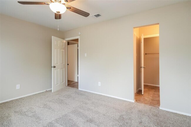 Building Photo - 10307 Rancho Bernardo Ln