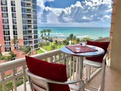 Primary Photo - 19201 Collins Ave