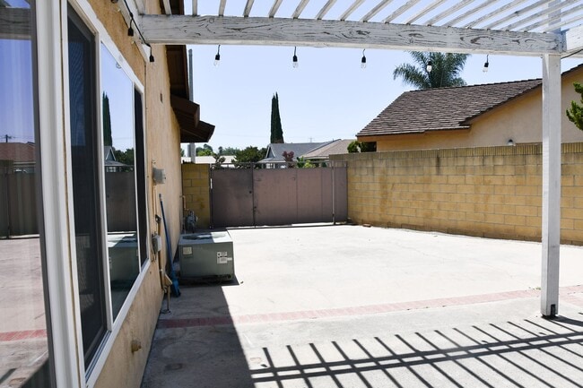 Building Photo - 2169 N Mori Ln