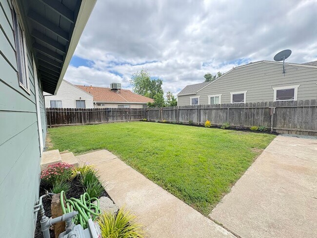 Building Photo - Charming 3 Bedroom Home in Galt