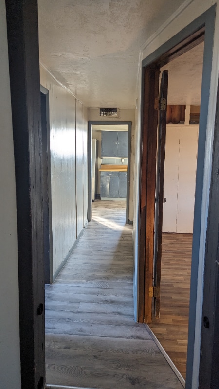 Building Photo - 218 E Ash St