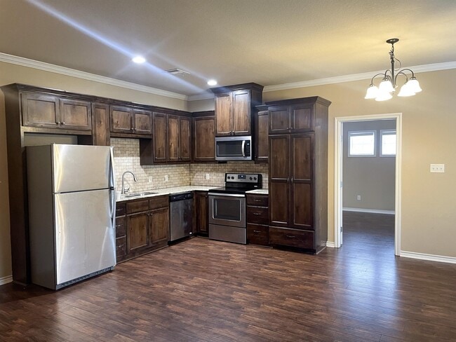 Building Photo - 4032 Golden Eagle Dr