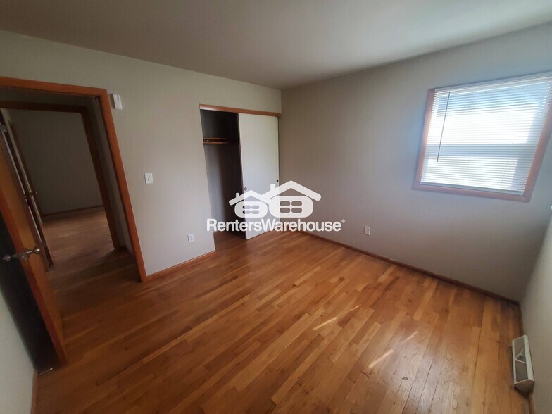 Building Photo - 6980 N 41st St