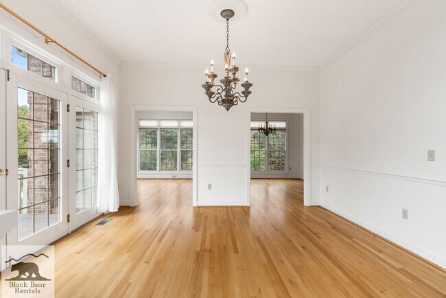 Building Photo - South AVL - Grand Residence in The Cotswol...