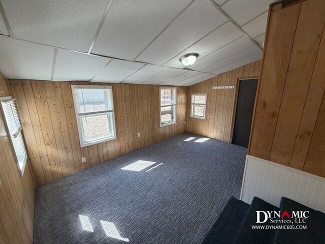 Building Photo - Updated 4+ Bedroom, 2 Bathroom House By Augustana University