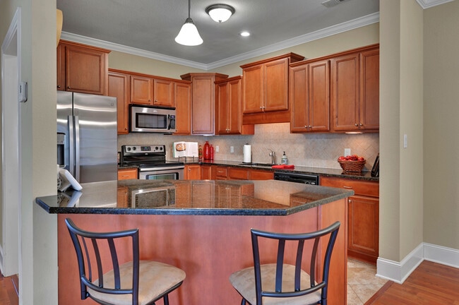 Building Photo - Brook Hollow