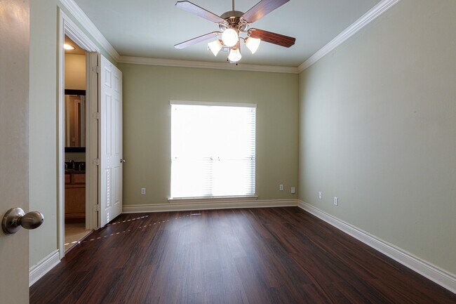 Building Photo - 1314 Sherwood Springs Ln