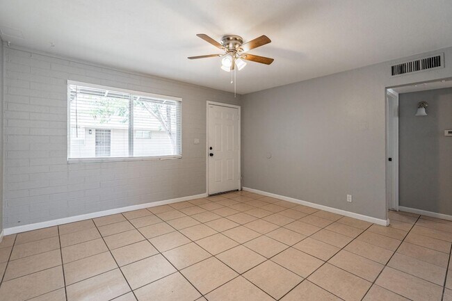 Building Photo - 4423 N 23rd Ave