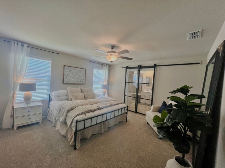 Building Photo - 2712 Big Bend Mews