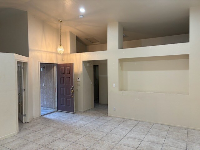 Building Photo - 6213 Green Garden Dr