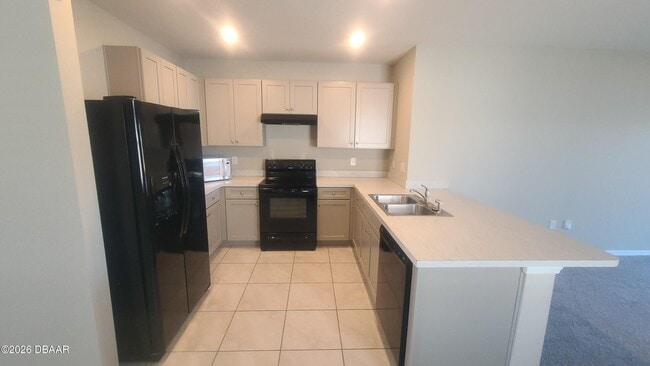 Building Photo - 542 Armoyan Wy