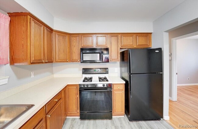 Building Photo - 32536 Warner Dr