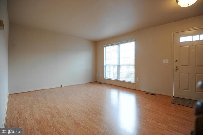 Building Photo - 128 Sulgrave Ct