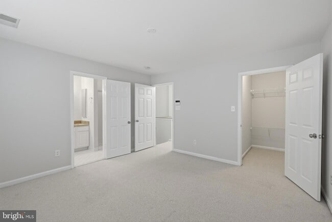 Building Photo - 45570 Trestle Terrace