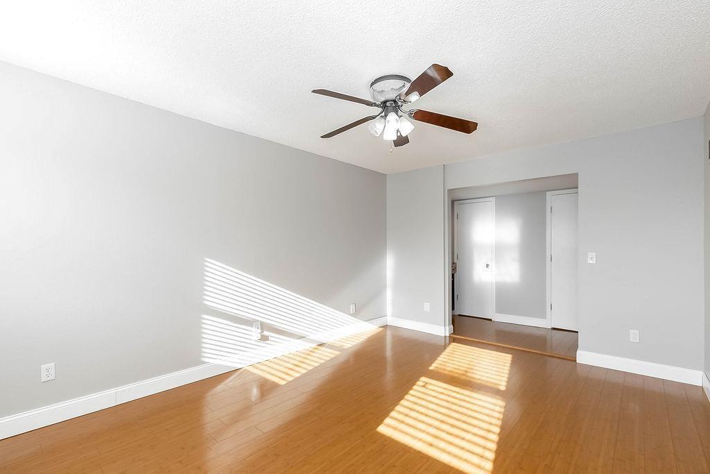 Building Photo - 1425 Martway Cir