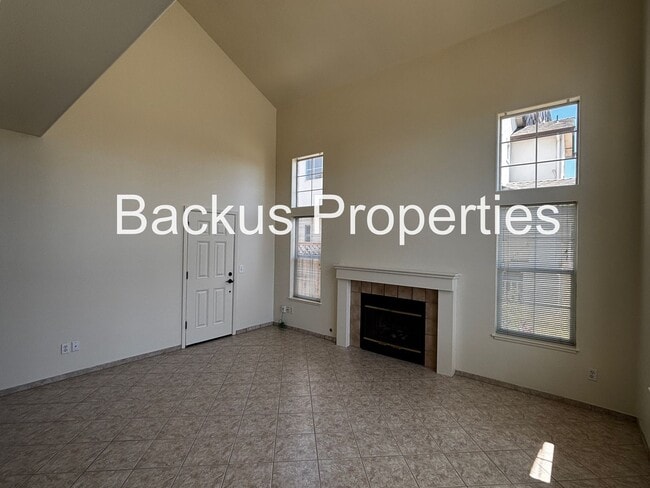 Building Photo - Wonderful two bedroom home close to Constitution shopping center