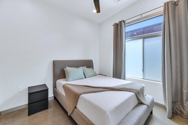 Building Photo - 4912 N 45th St