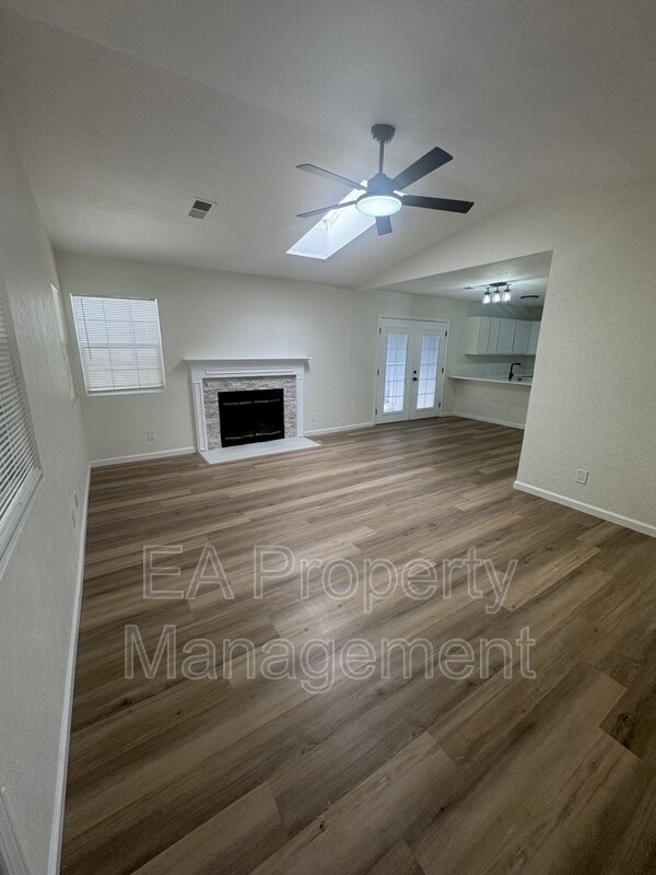 Building Photo - 4830 Aquamarine Dr NE