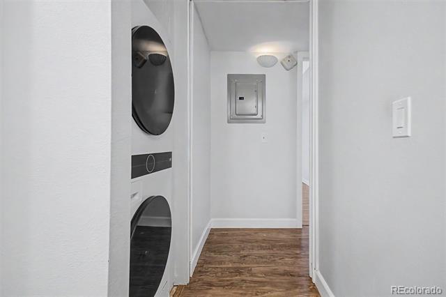 Building Photo - 7665 E Eastman Ave