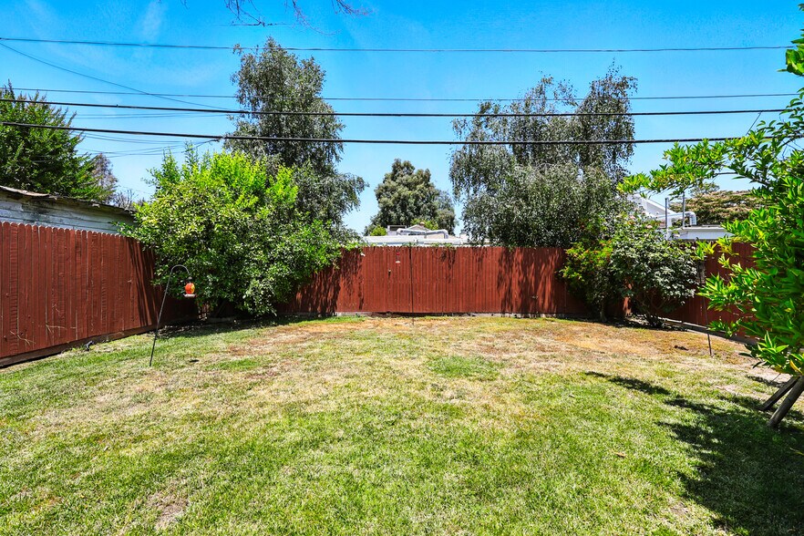 Building Photo - 22101 Buenaventura St
