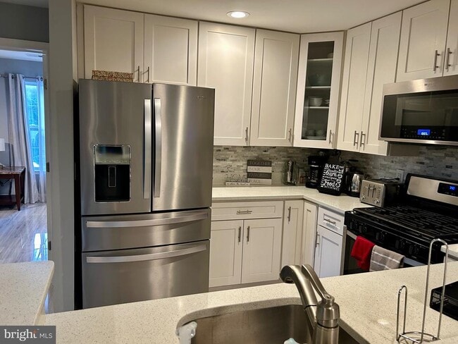 Building Photo - 1069 Gardenview Loop
