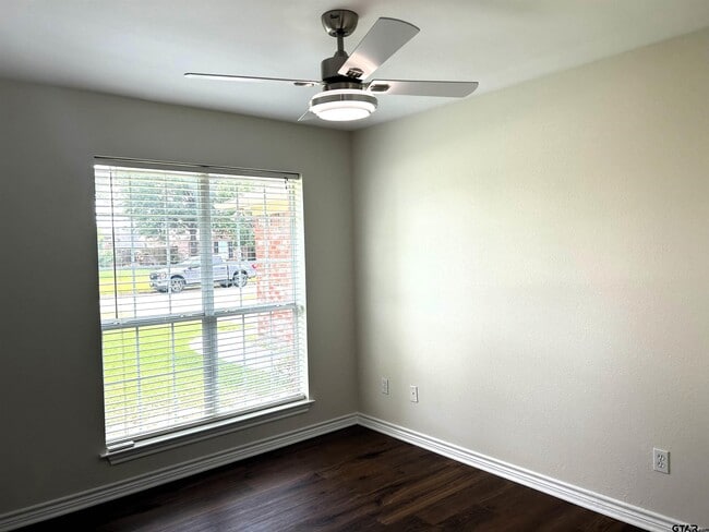 Building Photo - 11250 Derby Dr