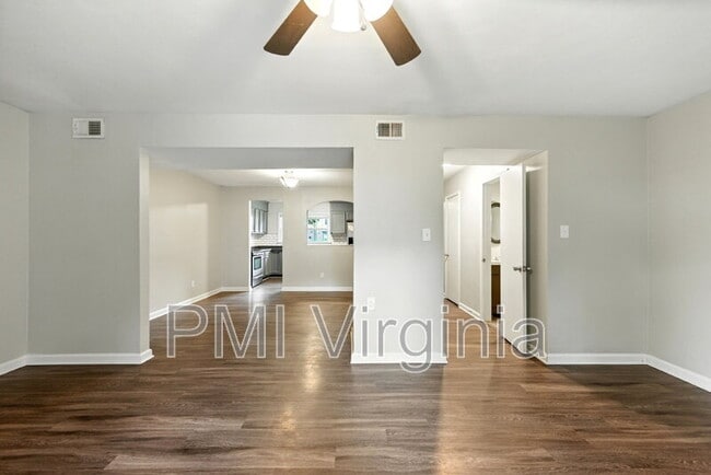 Building Photo - 731 Stanwix Square
