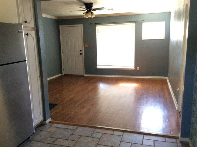 Building Photo - 111 E 12th St