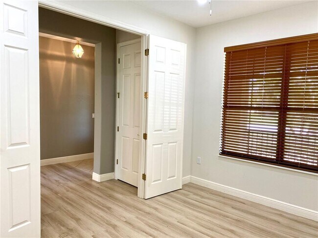 Building Photo - 167 Los Gatos Pl