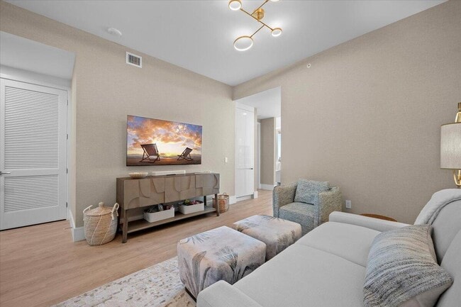 Building Photo - 220 Lake Shore Dr