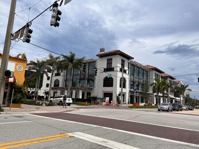 Building Photo - 2440 SW 22nd Ave