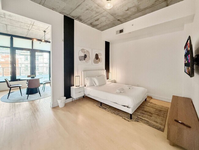 Building Photo - 1247 N 2nd St