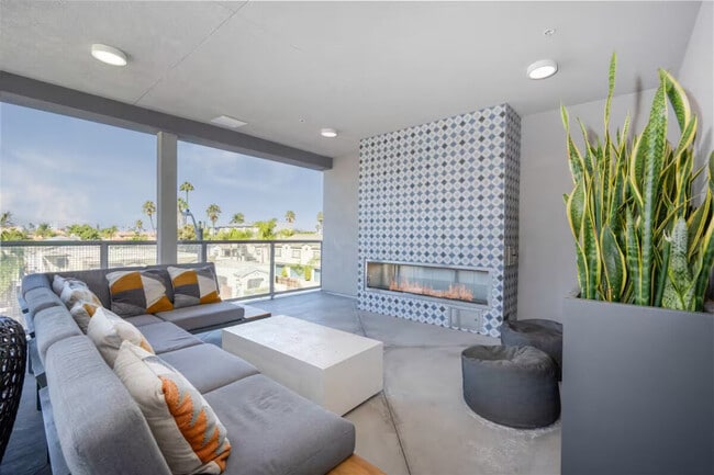 Building Photo - 4355 Ohio St