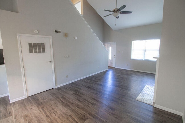 Building Photo - 3510 Forum Blvd